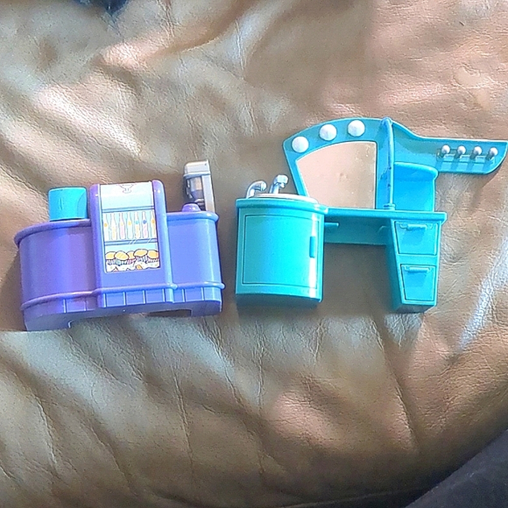 Polly Pocket Fashion Polly Store Salon Shop Hairdresser Station & Fountain Shop